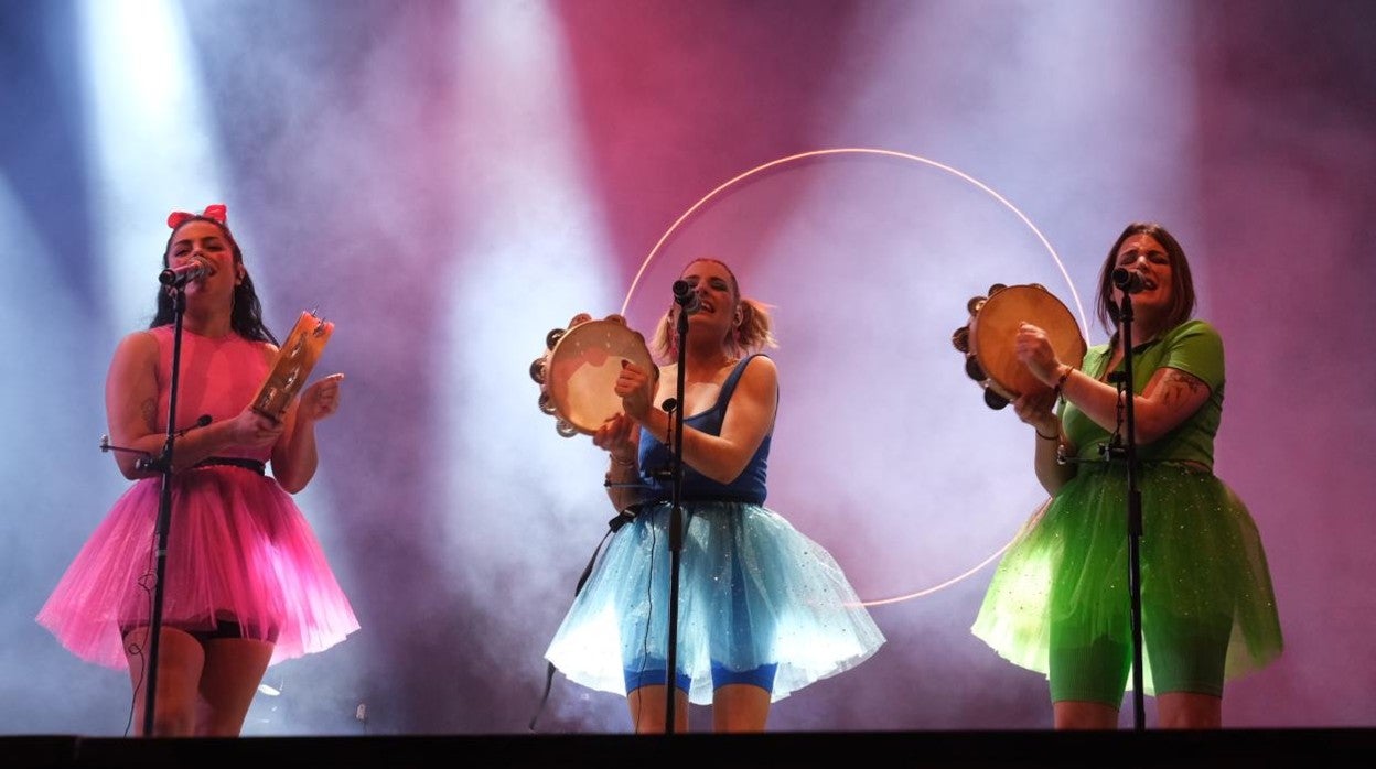 Fotogalería: Concierto de Tanxugueiras en la plaza de San Antonio de Cádiz