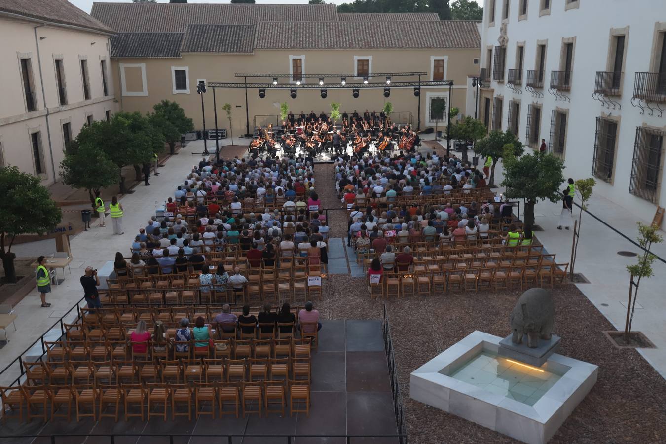 El concierto benéfico de Cáritas Córdoba, en imágenes