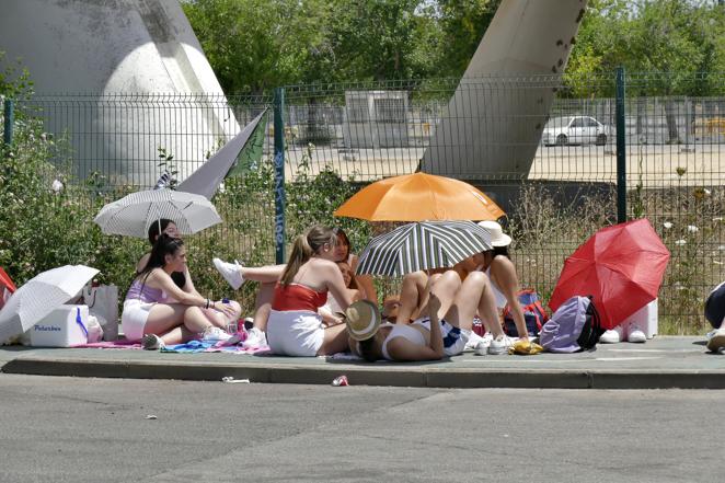 Primeros atascos y colas para el concierto de Manuel Carrasco en Sevilla