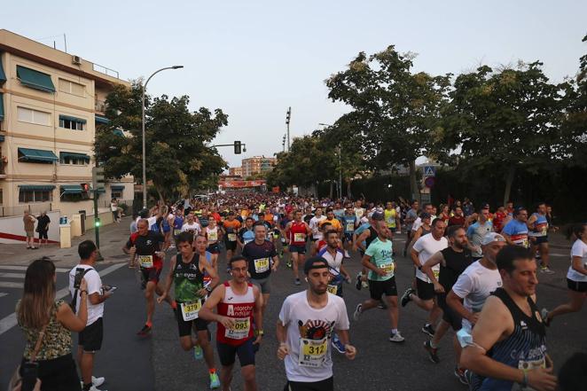 Las mejores imágenes de la Carrera Nocturna Trotacalles en Córdoba