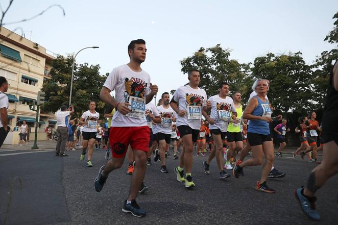 Las mejores imágenes de la Carrera Nocturna Trotacalles en Córdoba