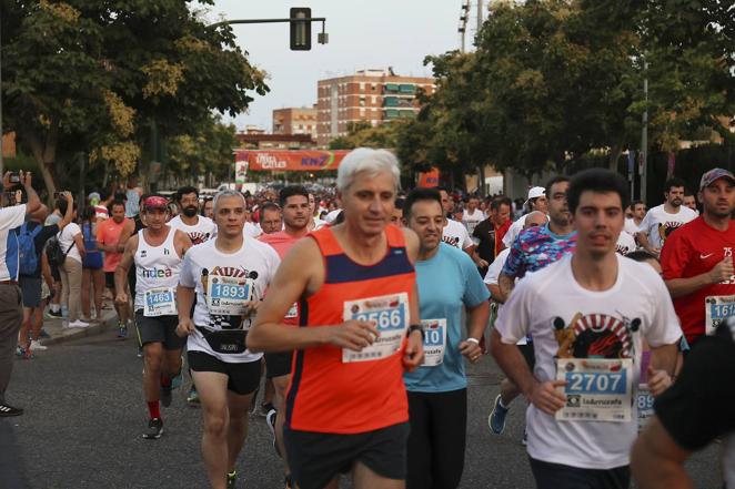 Las mejores imágenes de la Carrera Nocturna Trotacalles en Córdoba