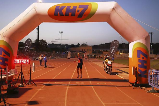 Las mejores imágenes de la Carrera Nocturna Trotacalles en Córdoba