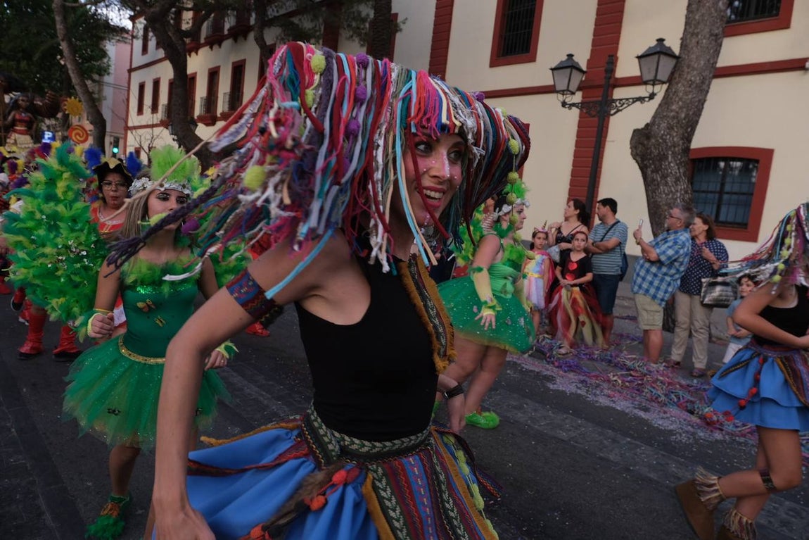 Fotos: Así ha sido la Cabalgata del Humor en Cádiz