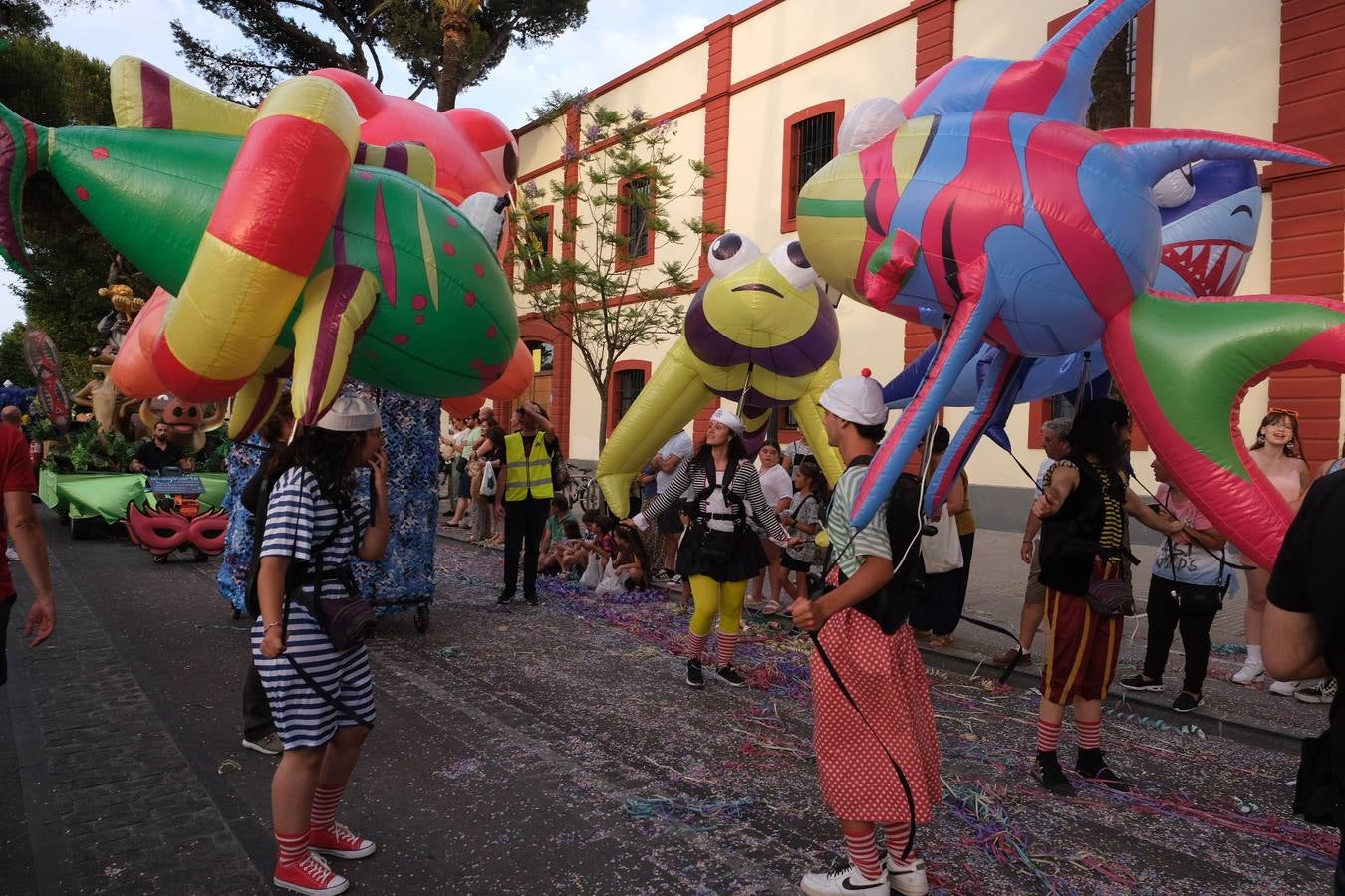 Fotos: Así ha sido la Cabalgata del Humor en Cádiz