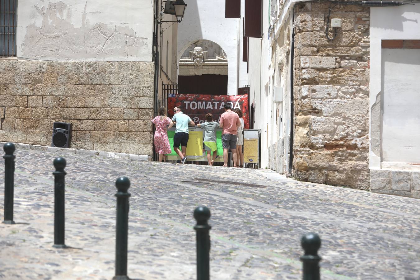 Fotos: Fiasco de la &#039;Tomatada popular&#039; de este sábado en la plaza de Santa Cruz