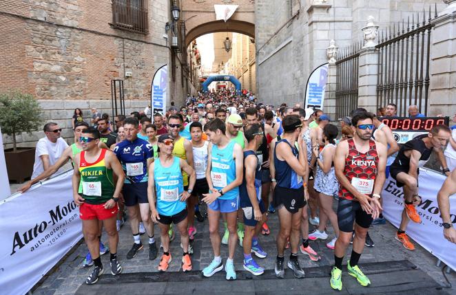 La Carrera del Corpus llena de atletas las calles del Casco de Toledo