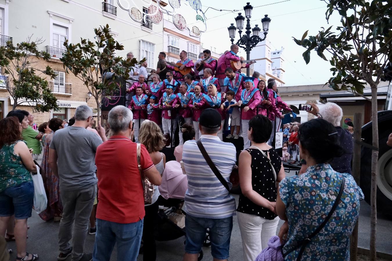 Fotos: Ambiente y carrusel de coros en Cádiz el Domingo de Piñata