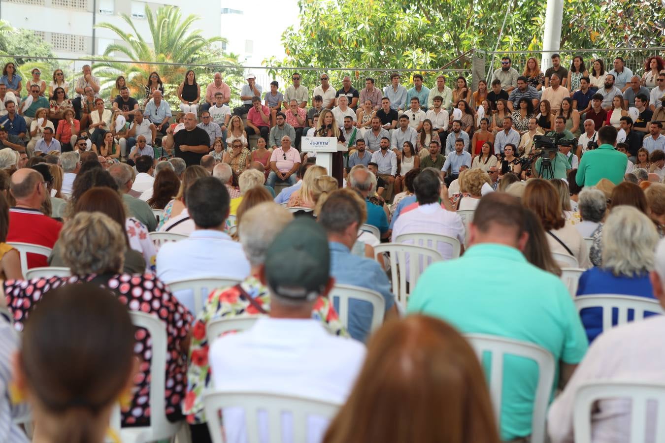 Fotos: Feijóo pide el voto en Cádiz «para seguir construyendo una tierra más libre»