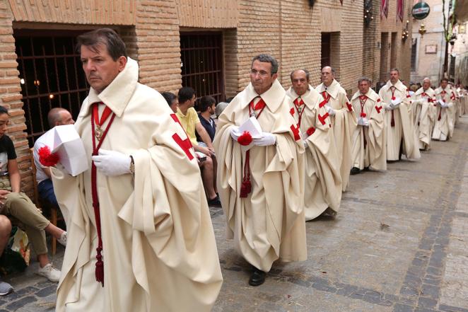 La emoción y las ganas de Corpus en Toledo ganan al sofocante calor