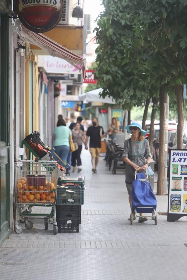 El comercio en el barrio de Ciudad Jardín en Córdoba, en imágenes