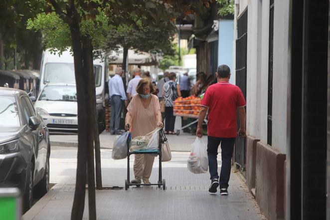 El comercio en el barrio de Ciudad Jardín en Córdoba, en imágenes