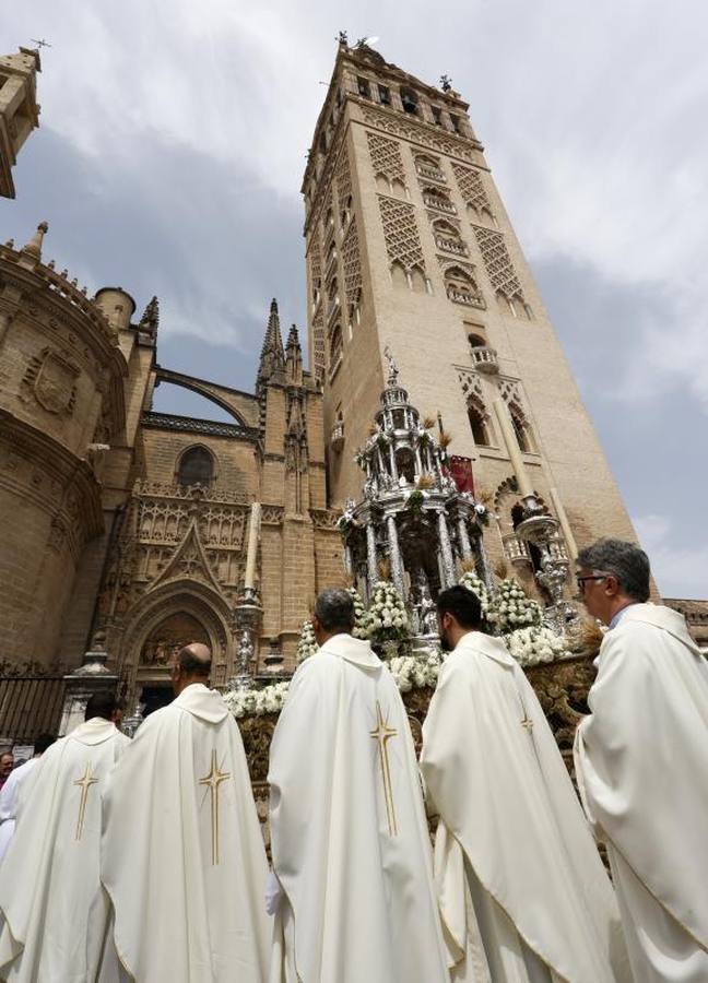 Las mejores imágenes de la procesión del Corpus Christi de Sevilla (I)