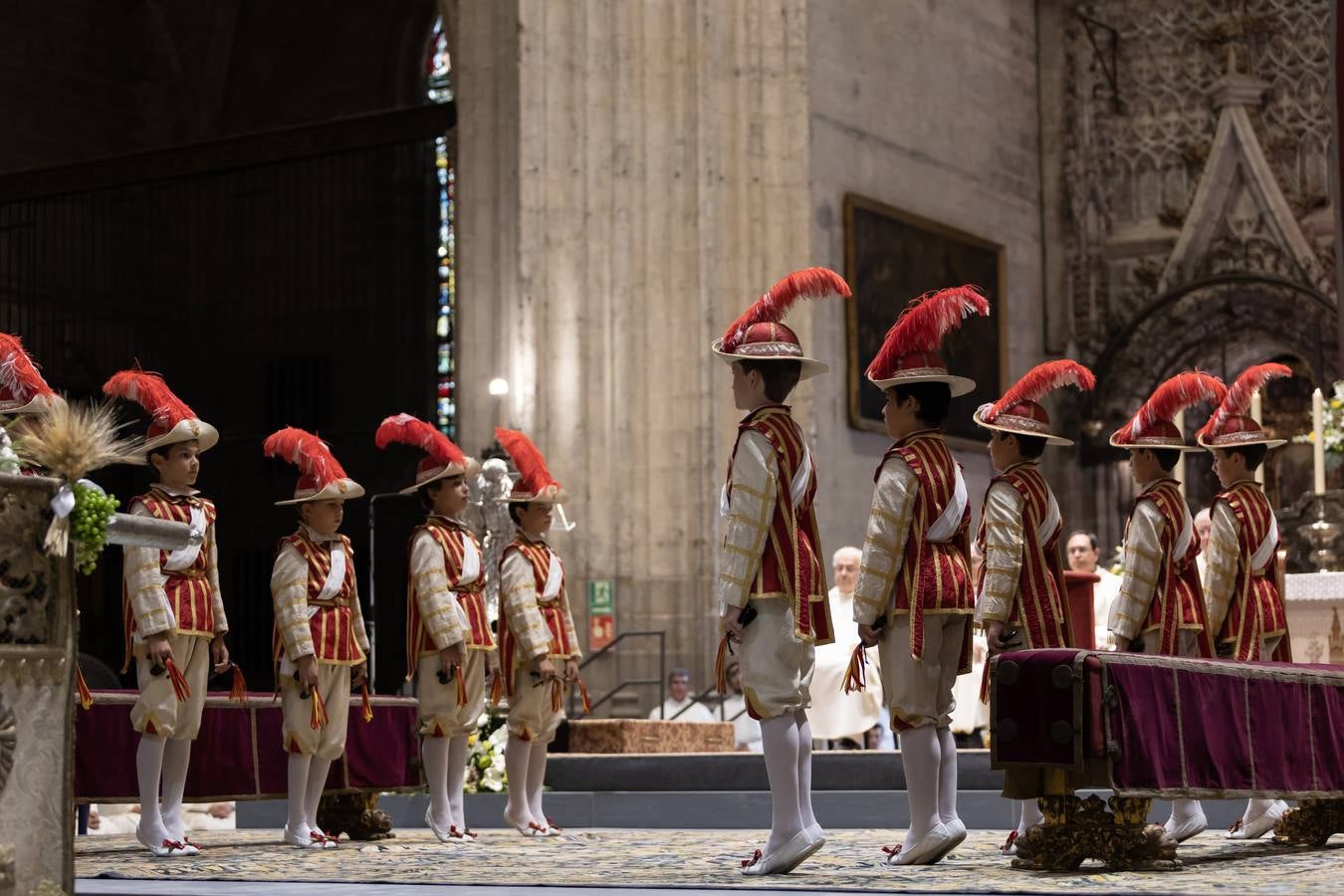 En imágenes, la Eucaristía del Corpus Christi en la Catedral de Sevilla