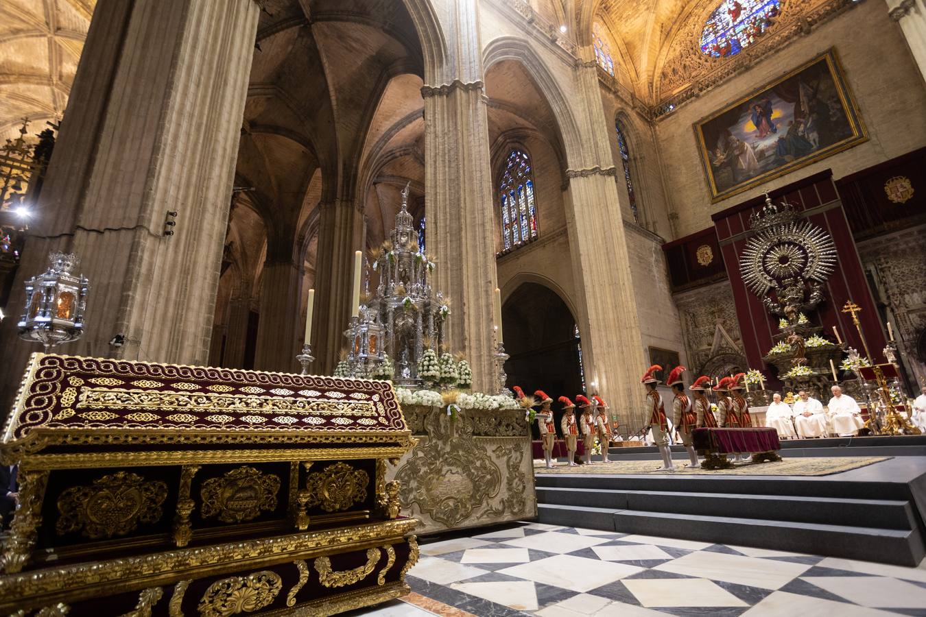 En imágenes, la Eucaristía del Corpus Christi en la Catedral de Sevilla