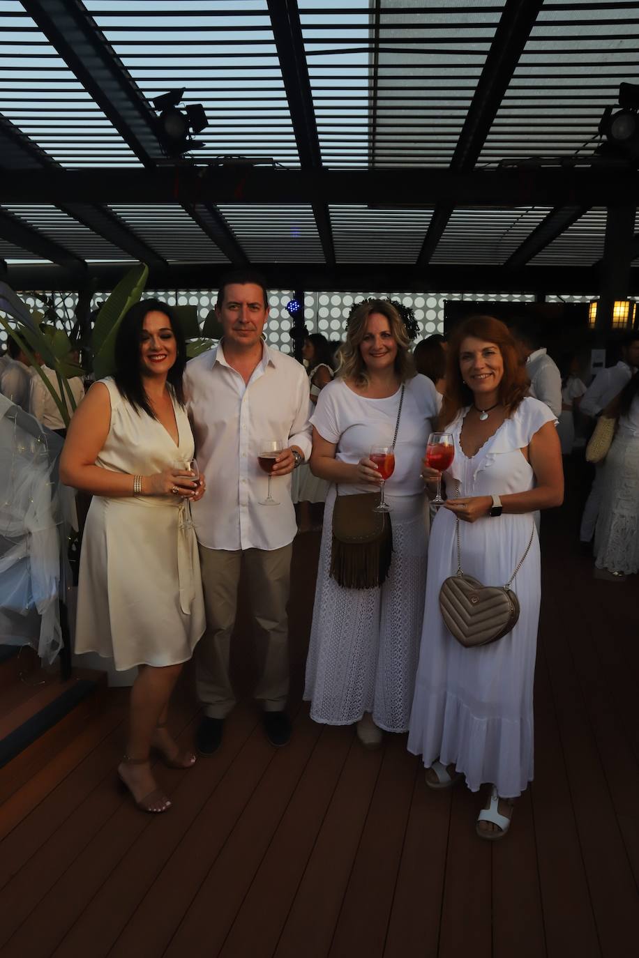 La Fiesta Blanca en la terraza del Eurostars Palace de Córdoba, en imágenes