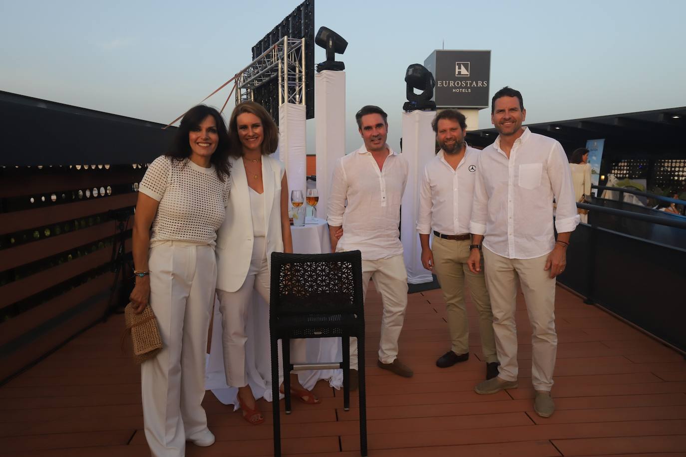 La Fiesta Blanca en la terraza del Eurostars Palace de Córdoba, en imágenes