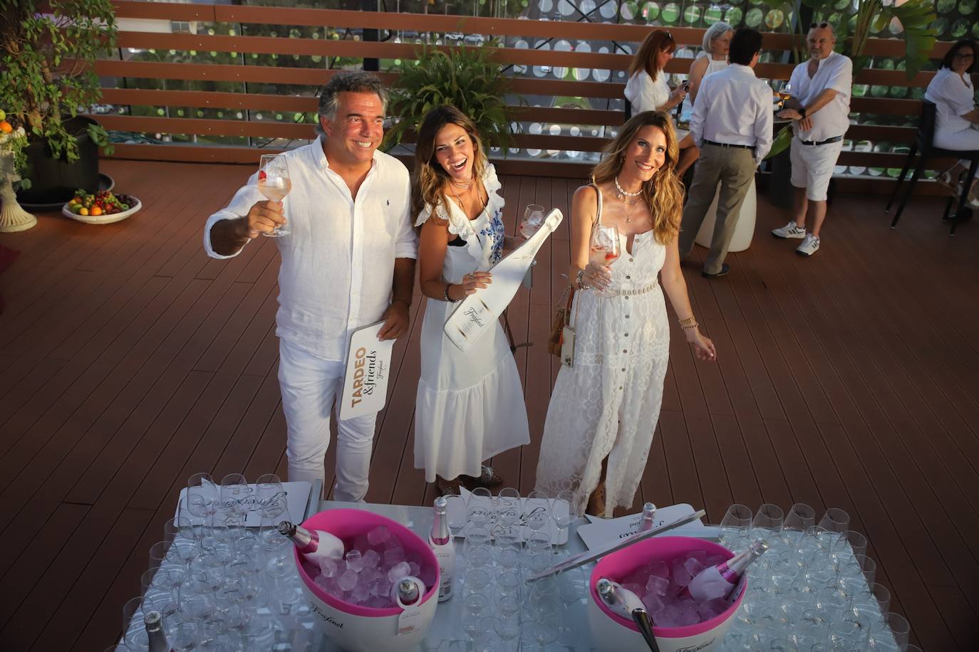 La Fiesta Blanca en la terraza del Eurostars Palace de Córdoba, en imágenes