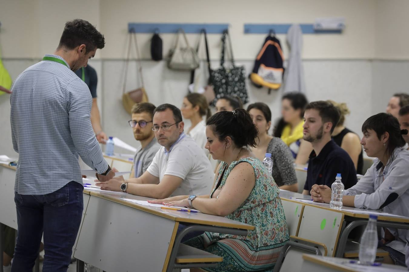 Primer examen de las oposiciones de magisterio celebradas en Sevilla