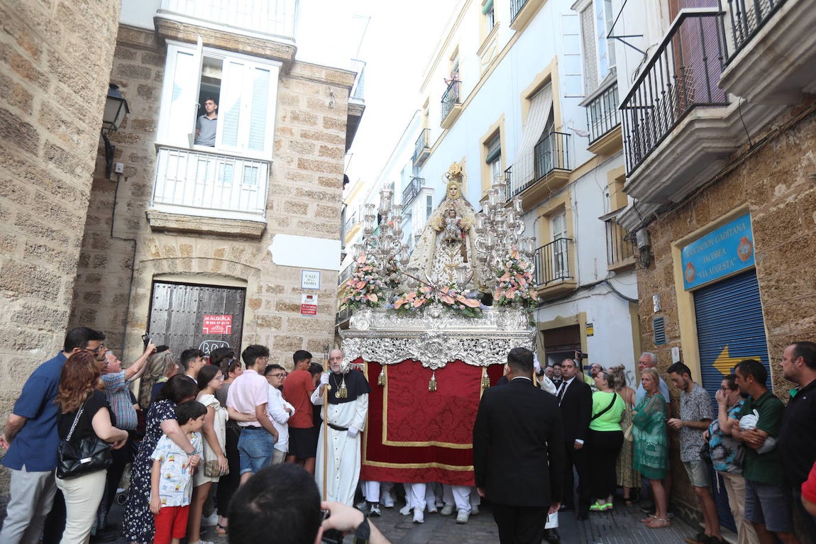 Traslado de la Patrona de Cádiz a la Catedral