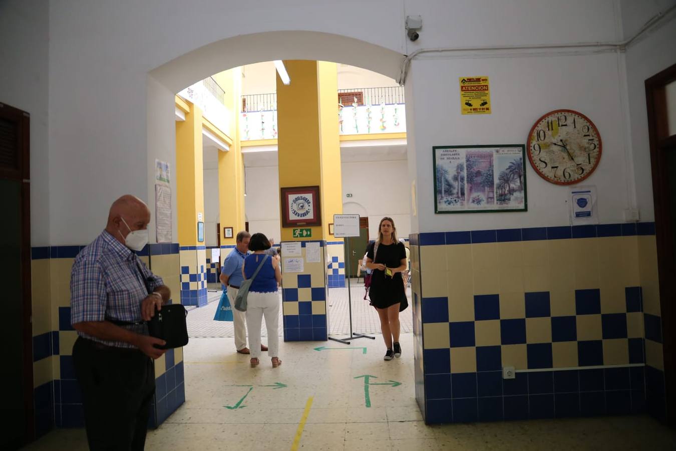 Votaciones durante la jornada electoral del 19J en Andalucía