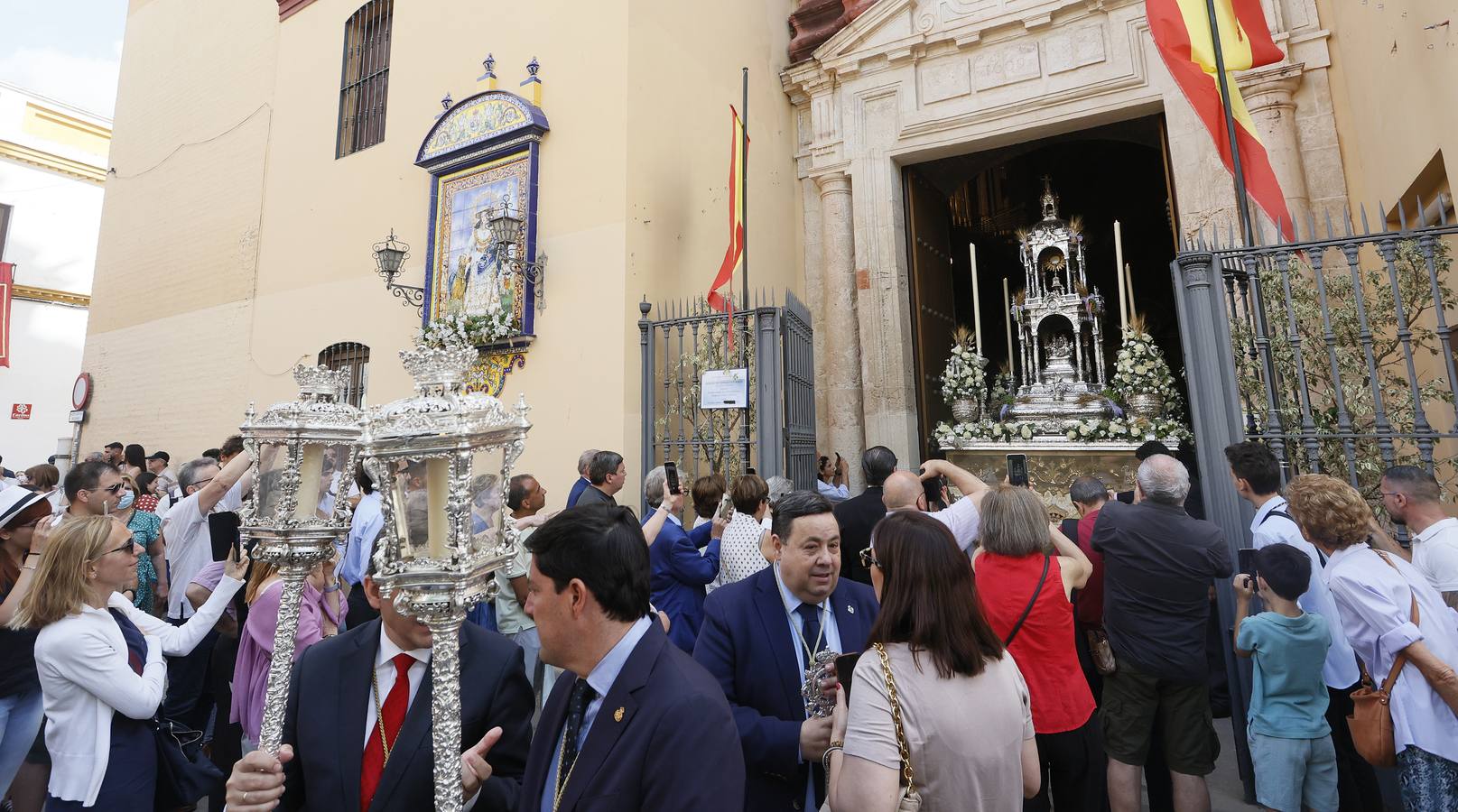 Procesión del Corpus Christi de Triana por las calles del barrio