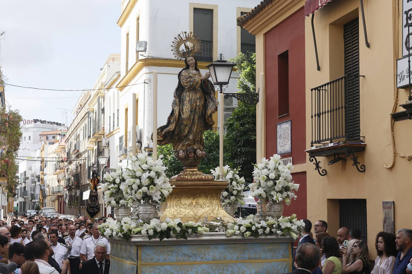 Procesión del Corpus Christi de Triana por las calles del barrio