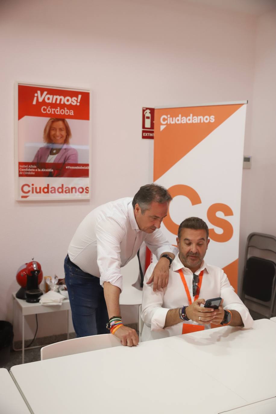 La desolación de Ciudadanos en Córdoba tras quedarse sin parlamentarios, en imágenes