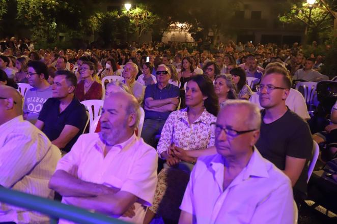 La Noche Blanca del Flamenco desde el Alcázar al Zoco y San Agustín, en imágenes