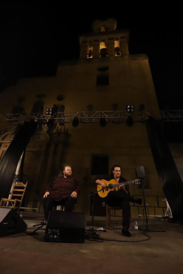 La Noche Blanca del Flamenco desde el Alcázar al Zoco y San Agustín, en imágenes