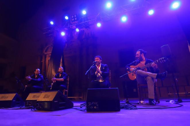 La Noche Blanca del Flamenco desde el Alcázar al Zoco y San Agustín, en imágenes