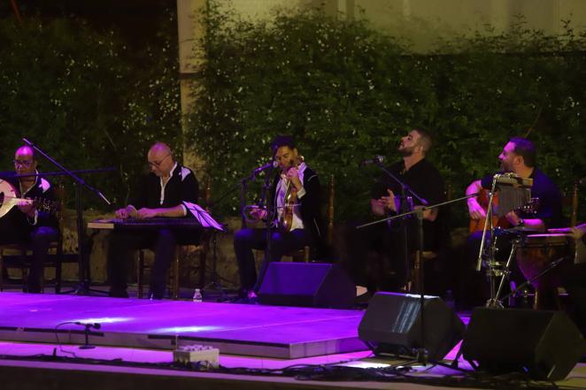 La Noche Blanca del Flamenco desde el Alcázar al Zoco y San Agustín, en imágenes