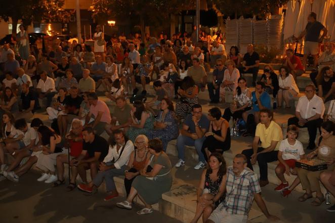 La Noche Blanca del Flamenco desde el Alcázar al Zoco y San Agustín, en imágenes