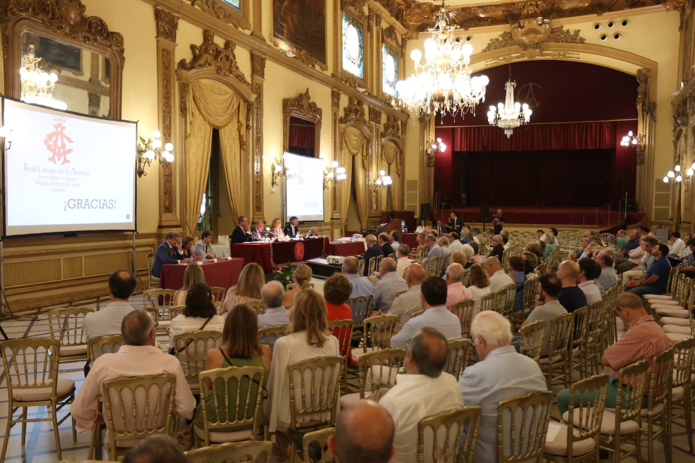 La asamblea del Círculo de la Amistad de Córdoba, en imágenes