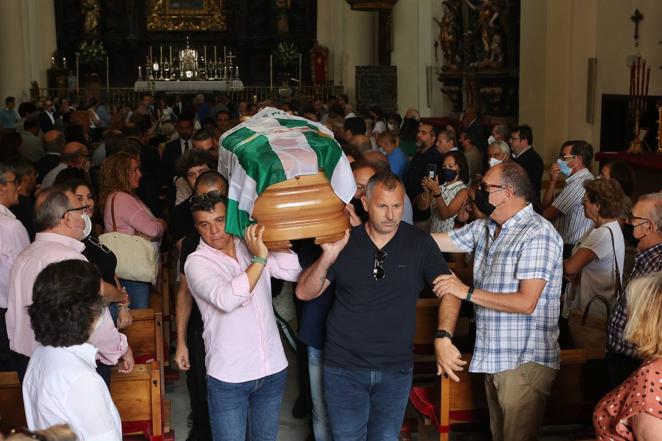 Multitudinaria y emotiva despedida a Rafael Campanero, presidente de honor del Córdoba CF