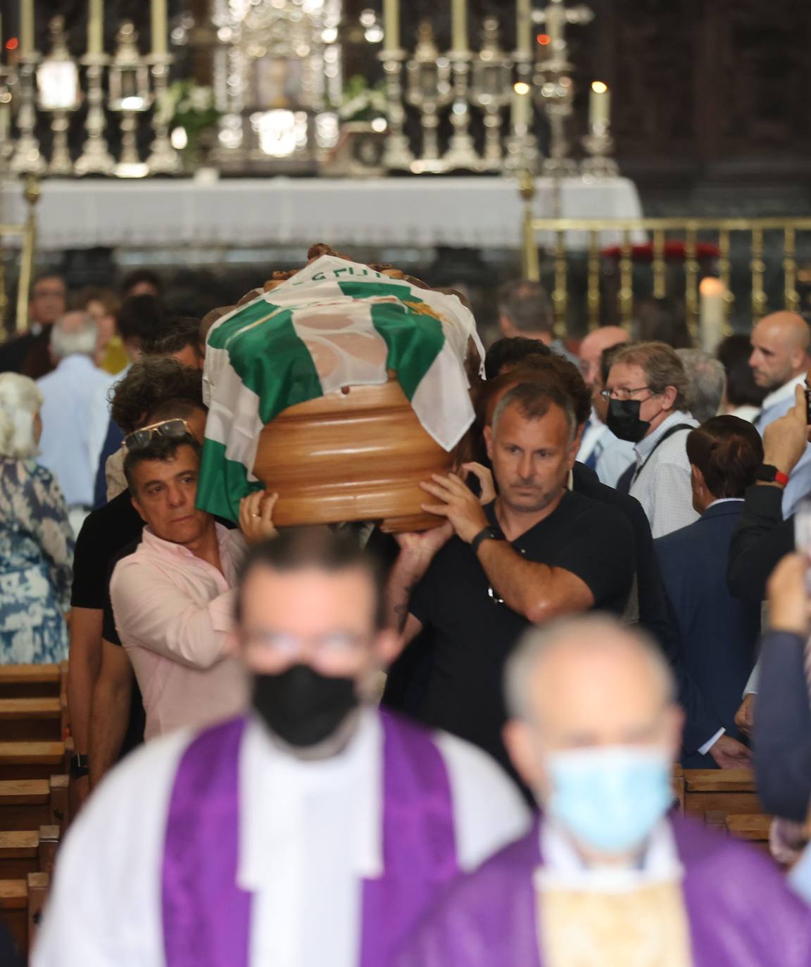 El funeral de Rafael Campanero en Córdoba, en imágenes