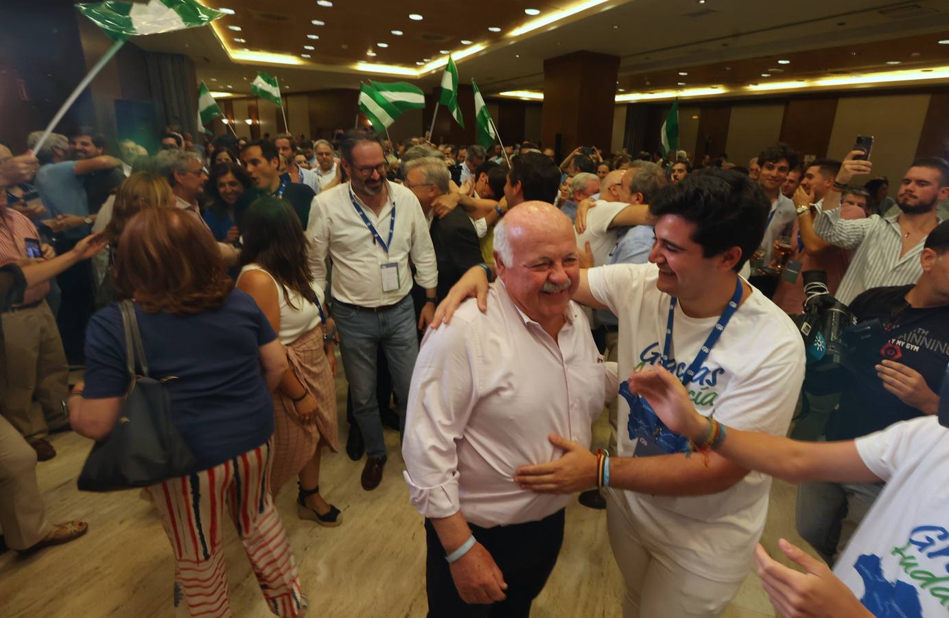 La emocionante noche electoral del PP de Córdoba, en imágenes