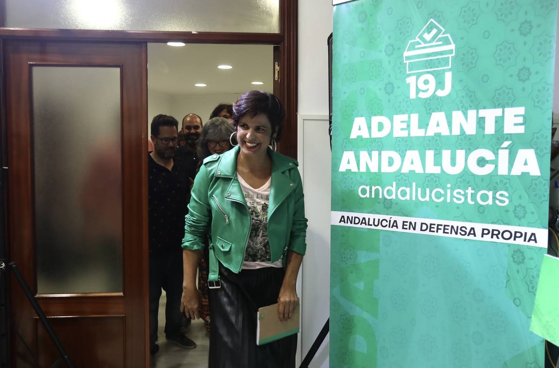 Fotos: Ambiente en la sede de Adelante Andalucía en Cádiz
