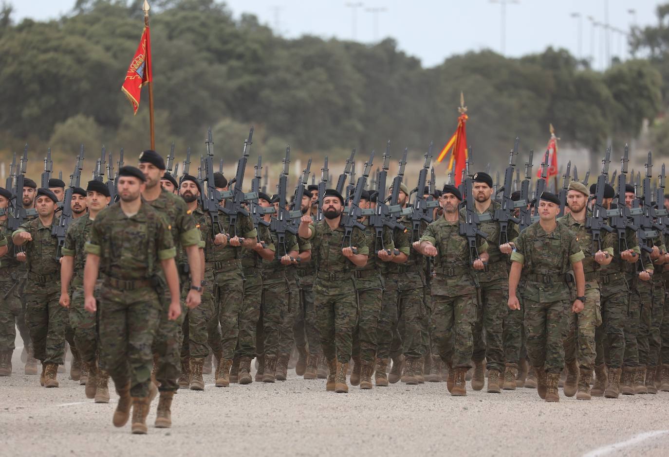 En imágenes, el desfile de la BRI X para despedir al contingente que marcha a Letonia