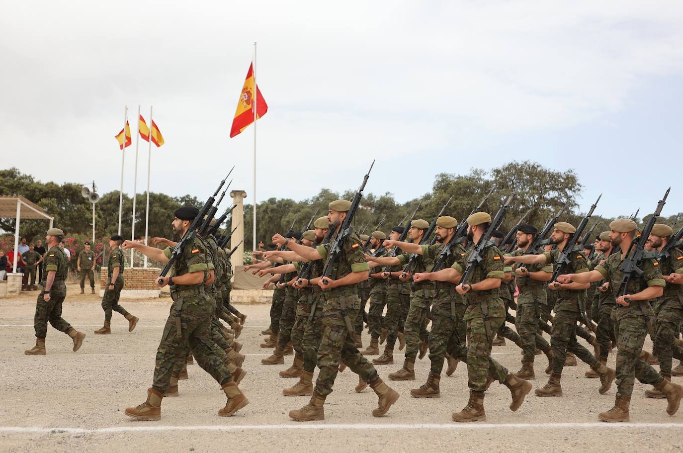 En imágenes, el desfile de la BRI X para despedir al contingente que marcha a Letonia