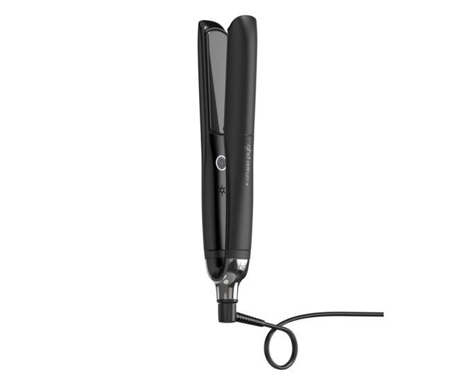 Plancha de pelo ghd platinum+ styler negra: 269 €, en El Corte Inglés (antes 299 €).. Una plancha de pelo inteligente que predice las necesidades del cabello y se adapta para garantizar una temperatura homogénea de 185ºC. Para alisar el pelo y peinarlo con ondas.