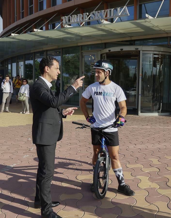 El ciclista Pablo Adame ha logrado un récord mundial al subir cuatro veces Torre Sevilla