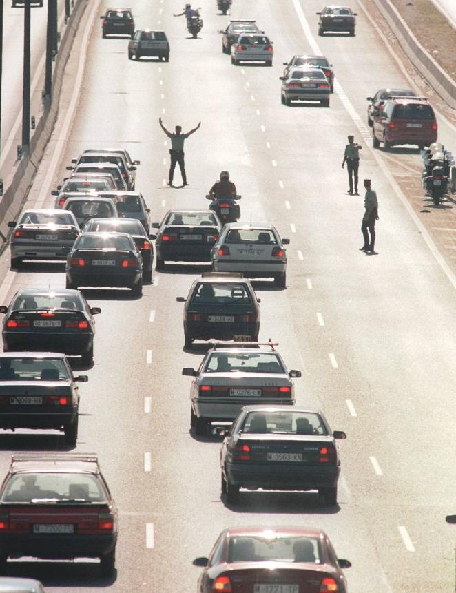 Cortes de tráfico. La Guardia Civil realizó en julio de 1997 las labores de corte de tráfico para facilitar el paso de los dirigentes extranjeros.