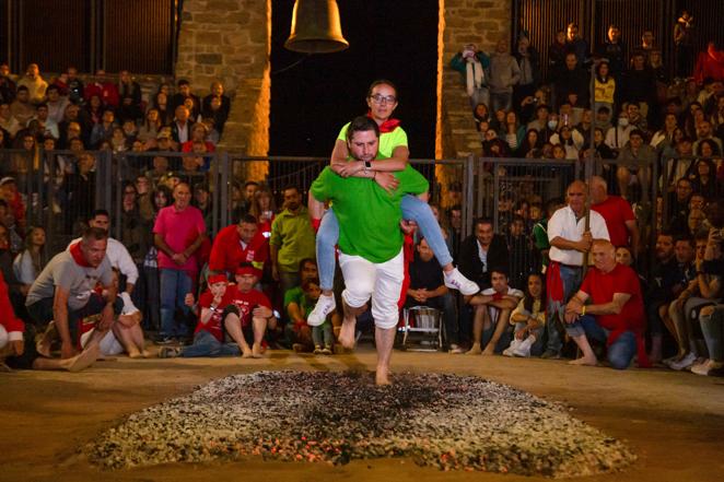 San Pedro Manrique revive, tres años después, la magia del Paso del Fuego