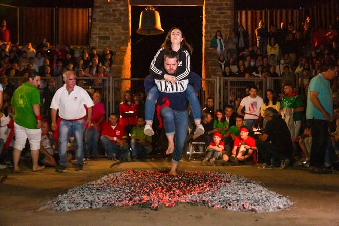 San Pedro Manrique revive, tres años después, la magia del Paso del Fuego