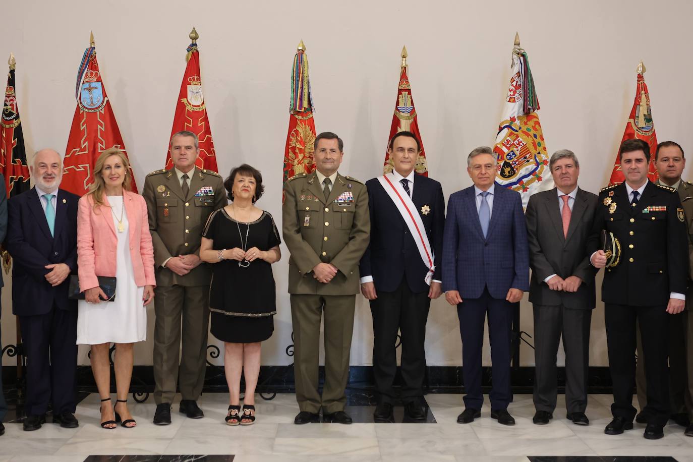 La imposición en Córdoba de la Gran Cruz del Mérito Militar al rector de la UCO, en imágenes