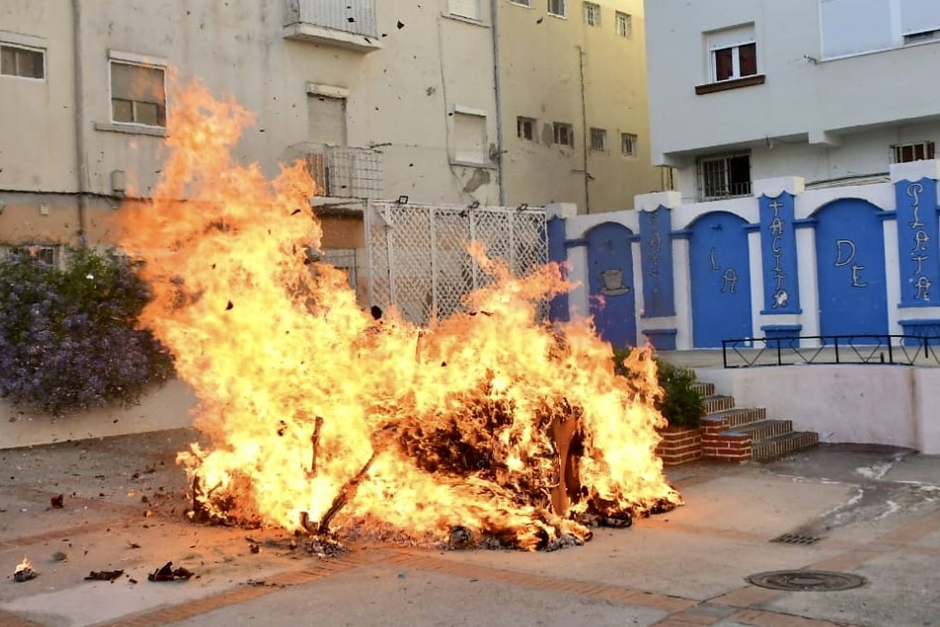 Fotos: Los Juanillos arden en Cádiz