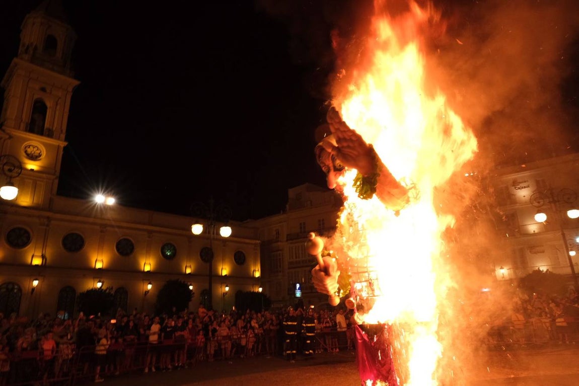 Fotos: Quema de la bruja Piti y el dios Momo 2022