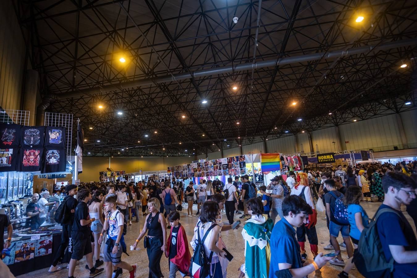 Miles de aficionados acuden al Mangafest Summer Edition de Sevilla en Fibes