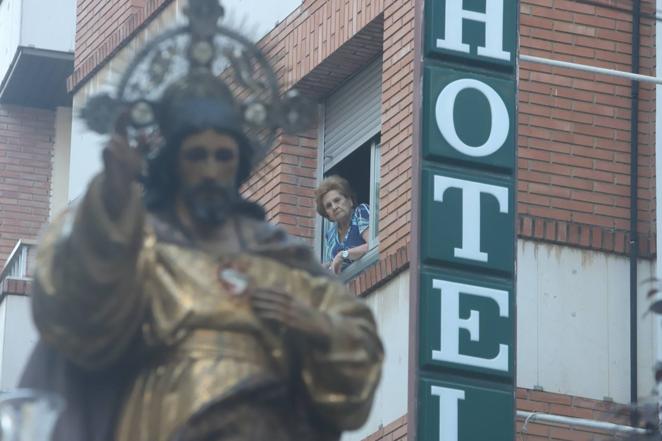 La procesión del Sagrado Corazón de Jesús en Córdoba, en imágenes